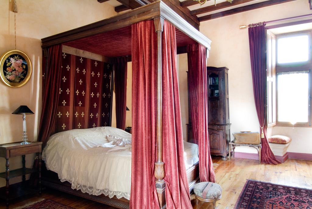 Chateau De La Roche Martel Panzió Roiffé Szoba fotó