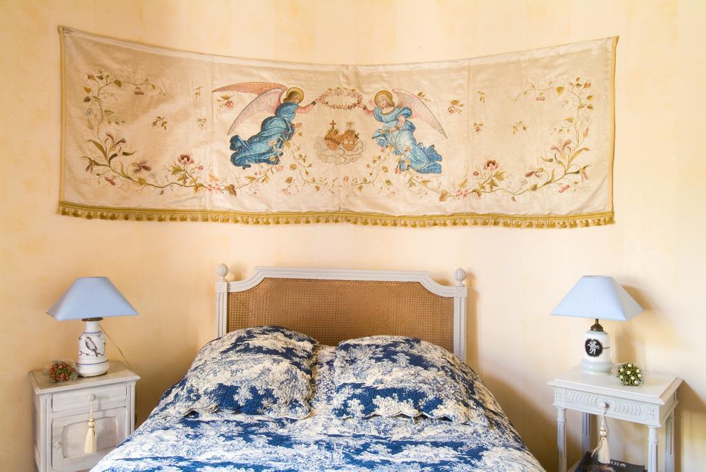 Chateau De La Roche Martel Panzió Roiffé Szoba fotó